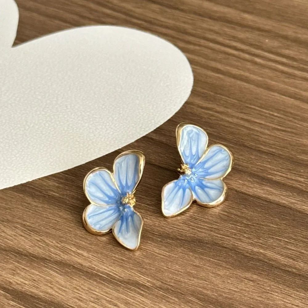 Flower statement Earrings Q41 - Picture 4 of 8